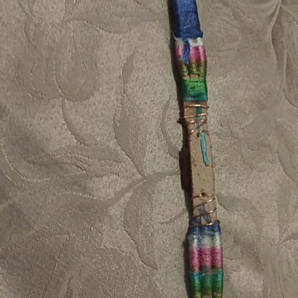 Handmade bracelet.  Clasp is 8" for the wrist size - Picture 3 of 4